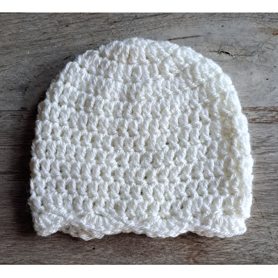 Beanie / Mutsje Wit met schelprand / wol