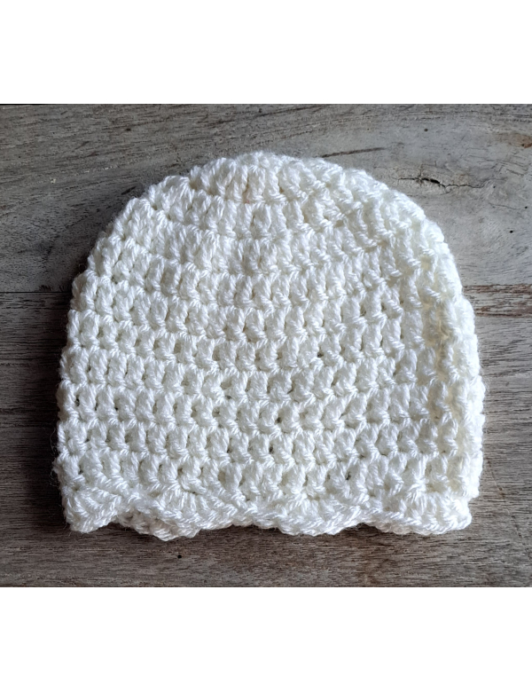 Beanie / Mutsje Wit met schelprand / wol