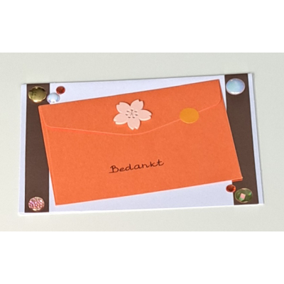 Wenskaart Bedankt wit + cadeau envelopje oranje / bloemetje