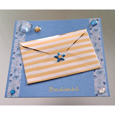 Wenskaart Bedankt blauw + cadeau envelop, gouden strepen