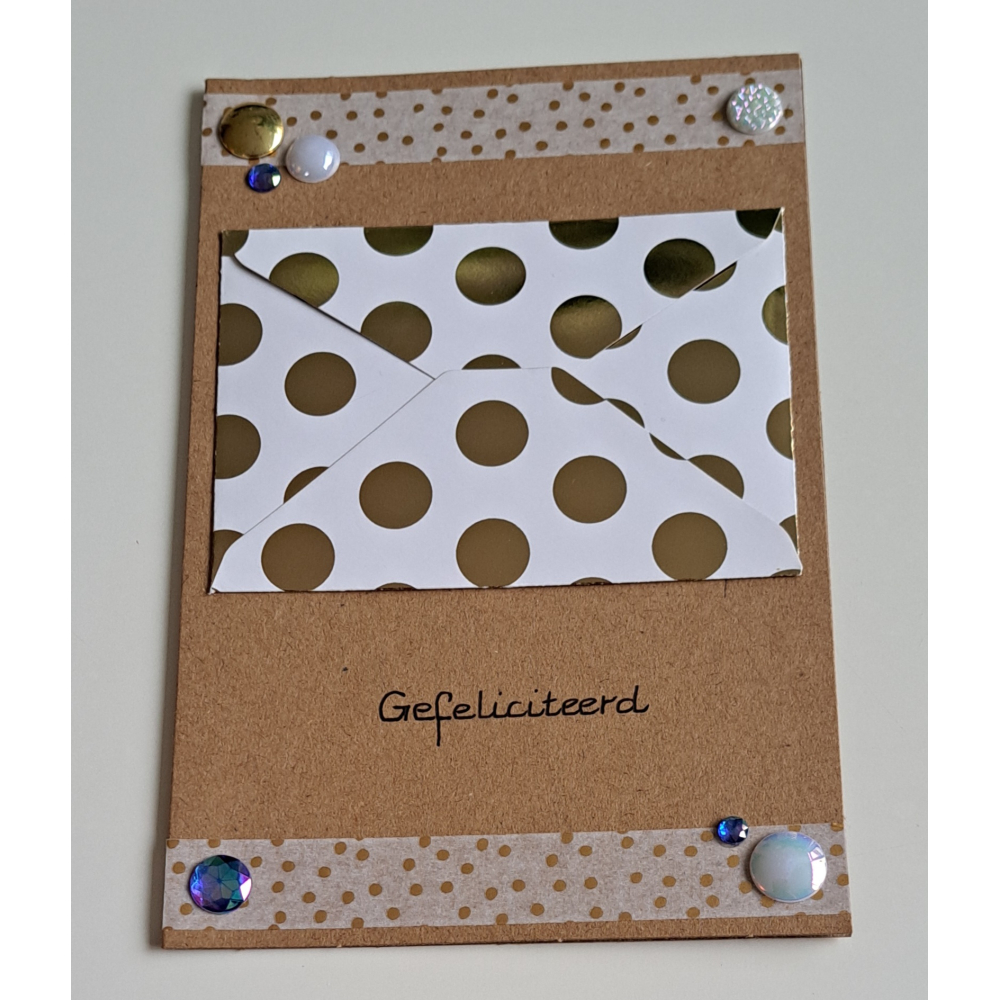 Wenskaart gefeliciteerd bruin + cadeau envelopje, gouden stippen