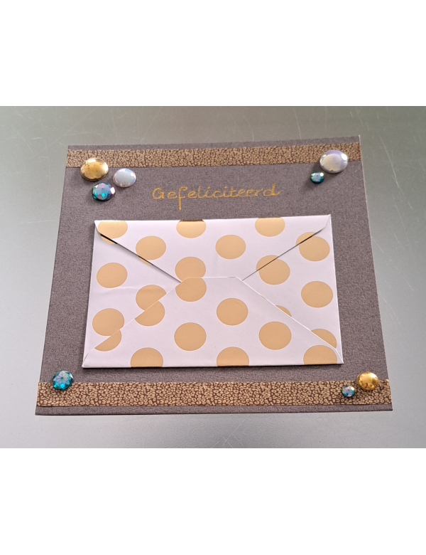 Wenskaart gefeliciteerd taupe + cadeau envelopje, gouden stippen
