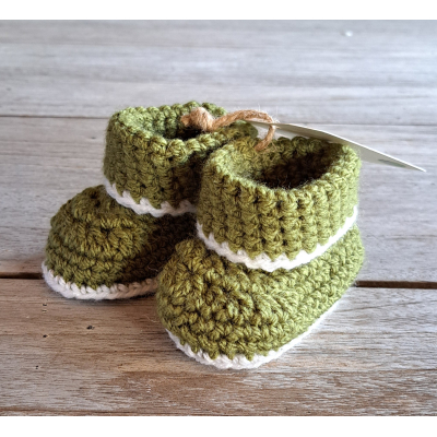 Booties / Slofjes Groen + witte rand / wol