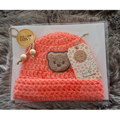Cadeauverpakking : Mutsje koraalrood + beer applicatie 