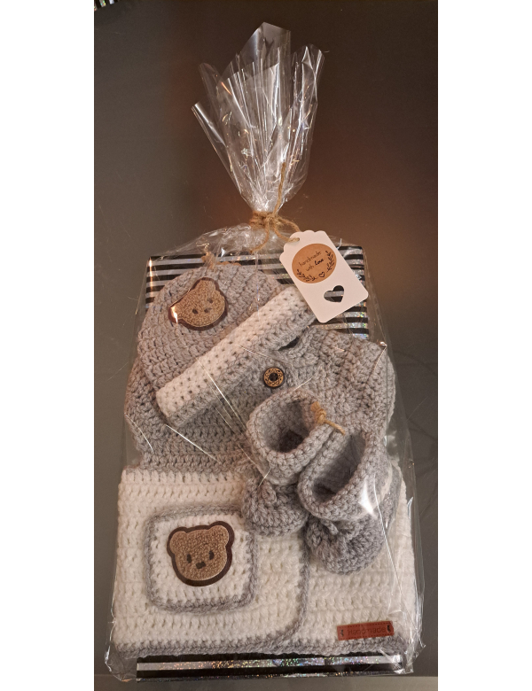 Cadeauset : Mutsje + Vestje met beerapplicatie + Slofjes / Grijs + wit