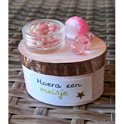 Geboortedoosje klein/ovaal - Hoera een meisje