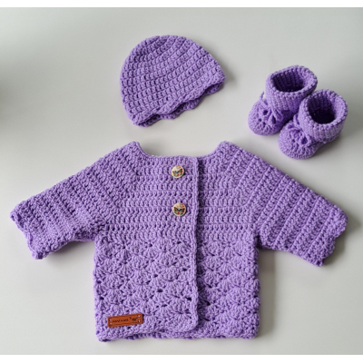 Set lila, mutsje + jasje + slofjes, schelpsteek / wol