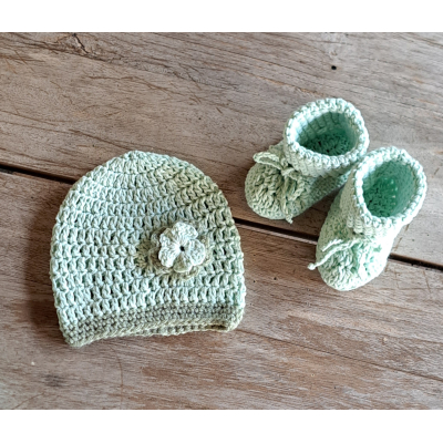 Set : Mutsje met bloem + slofjes , mintgroen en mosgroen