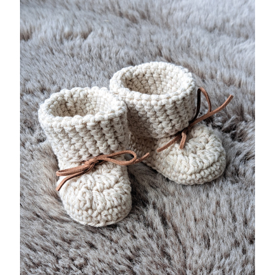 Baby booties / slofjes + suède vetertje , écru