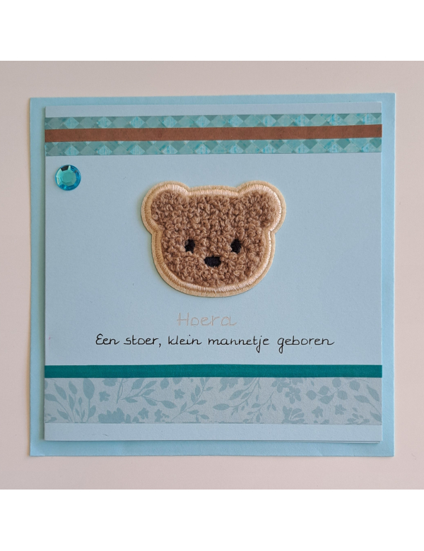 Wenskaart vierkant, blauw, fluffy bruin beertje / geboorte jongen